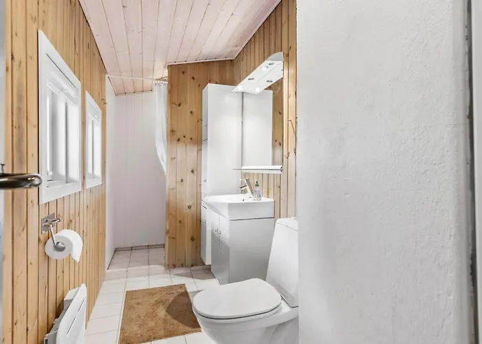 Cozy In Bjert With House Sea View Binderup Strand